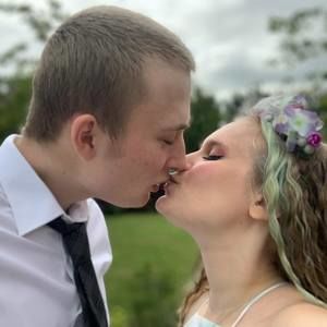 Meet your Posher, Hailey